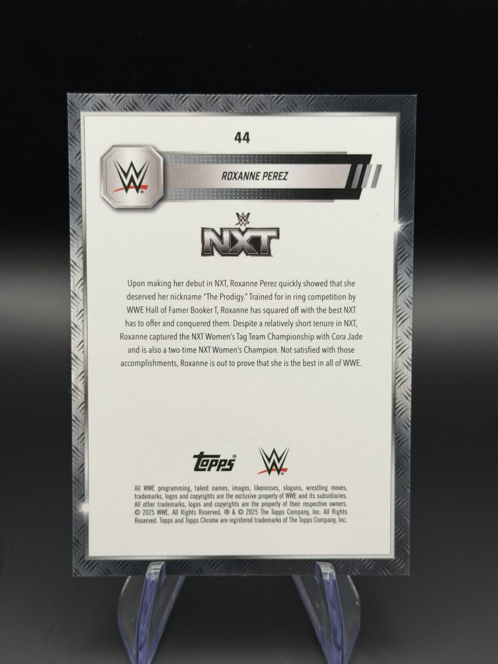 Roxanne Perez 2025 Topps Chrome WWE Orange Cracked Ice /25 back